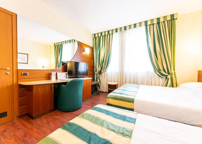 Mirage Sure Collection By Western Hotel 4*